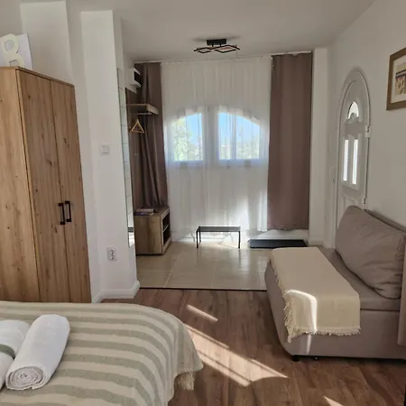 Barati Vendeghaz 3* Győrújbarát