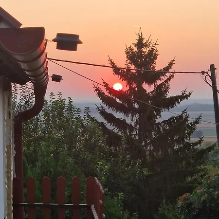 Barati Vendeghaz Győrújbarát